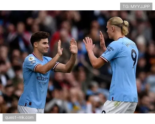 阿尔瓦雷斯：从河床新星到曼城多面手的生涯阶段与角色演变解析